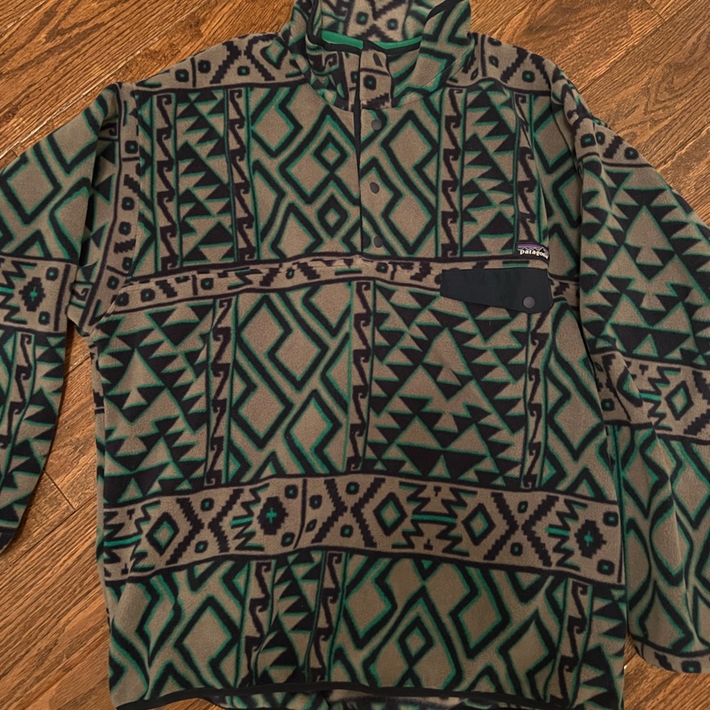 Patagonia sweatshirt, great condition.
